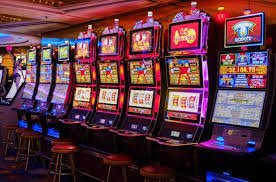 pokaslot platform interface showing live blackjack table and Liga 1 sportsbook odds